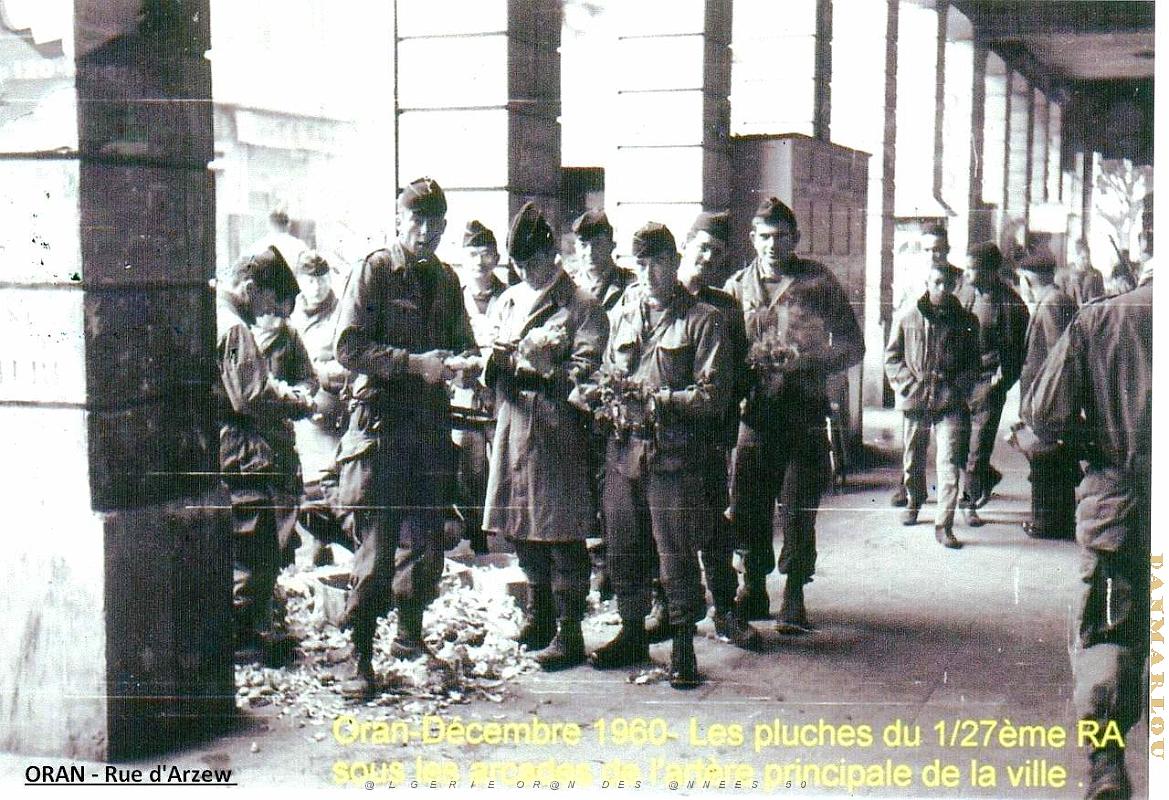 RA d- 08- Place du Docteur Jouty- barricades.jpg